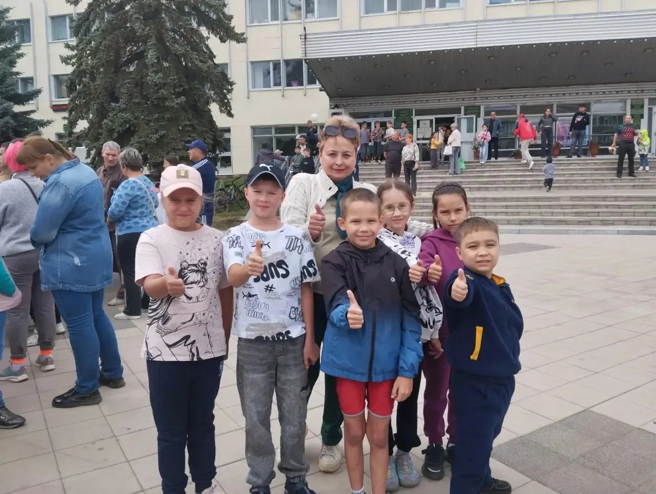 Сегодня обучающиеся 1 и 3 классов посетили ⚽️🏸🏏фестиваль  «Спортивный калейдоскоп», п...
