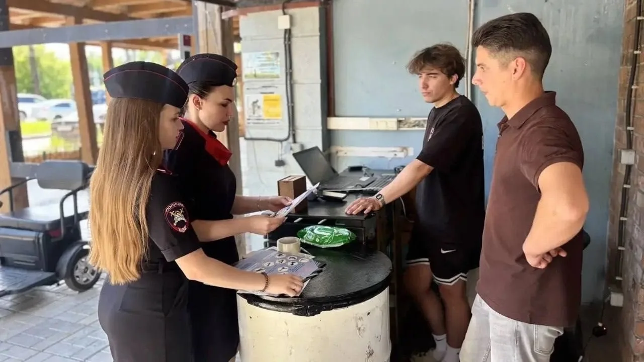 Сотрудники ГАИ посетили пункты проката электросамокатов и велосипедов!

В каждом пункте проката авто