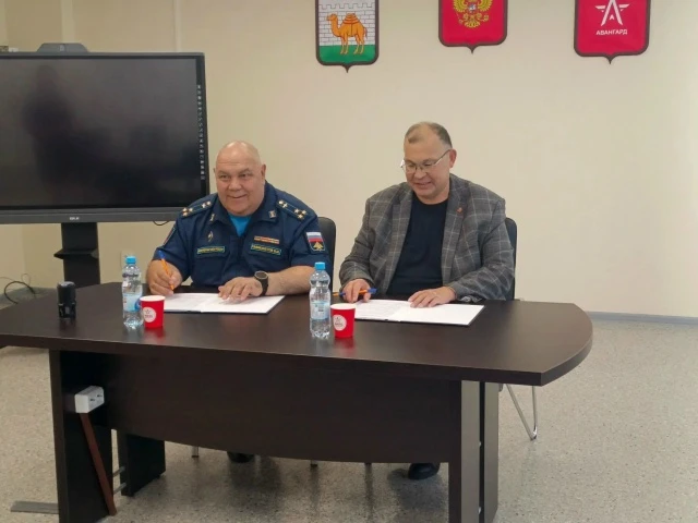 В "Авангарде" подписано очередное соглашение о сотрудничестве: своими подписями докумен...