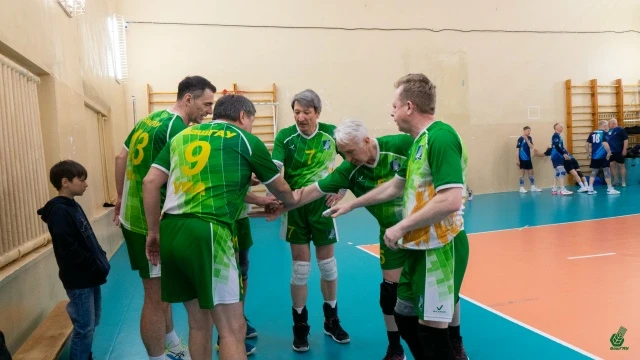 Возраст — не помеха. Настоящий спорт — это навсегда 💪🏐  В БашГАУ завершился «Кубок ректора» по волей