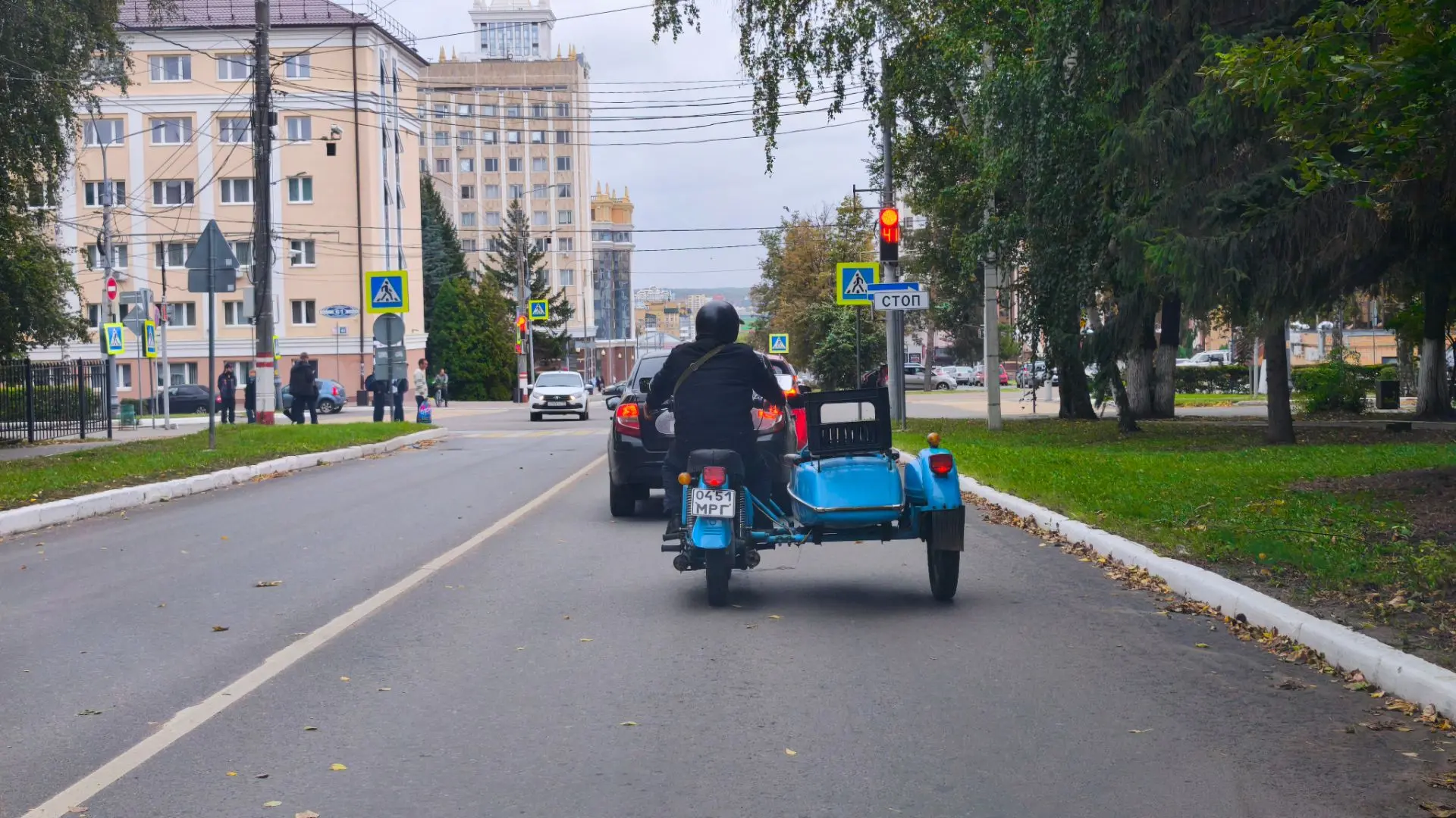 Классика. Нечасто увидишь на наших дорогах.