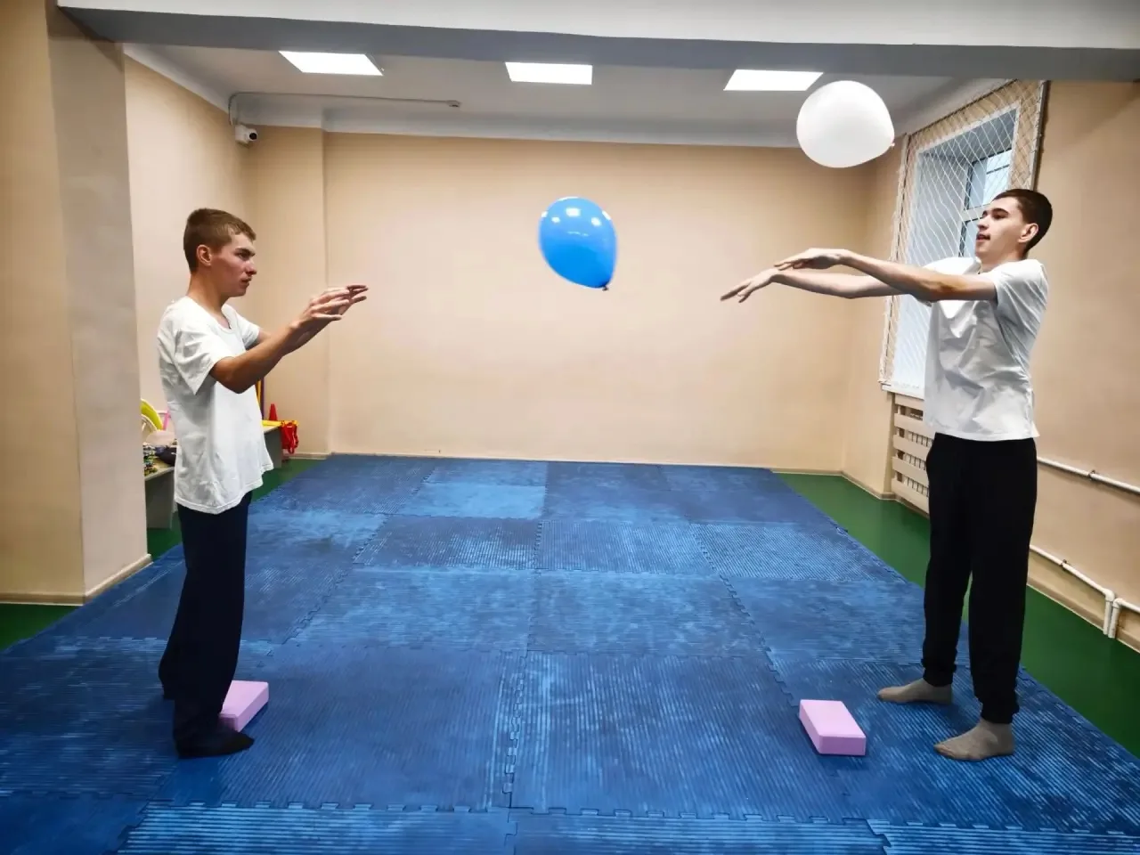 Адаптивная физкультура - 3"Г", 4"В",10"А" и 10"Б".Динамика,упорство,результат- вот деви...