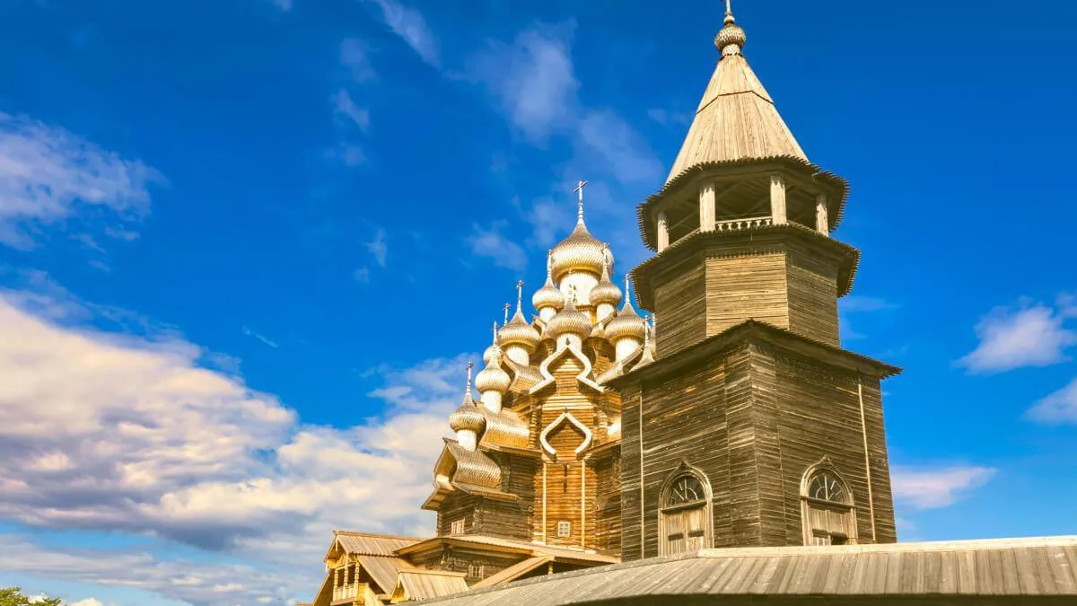 Устали от серой зимы? Самое время ждать весну вместе!   🌸ТОП-3 причины любить это время года:  1️⃣Ст