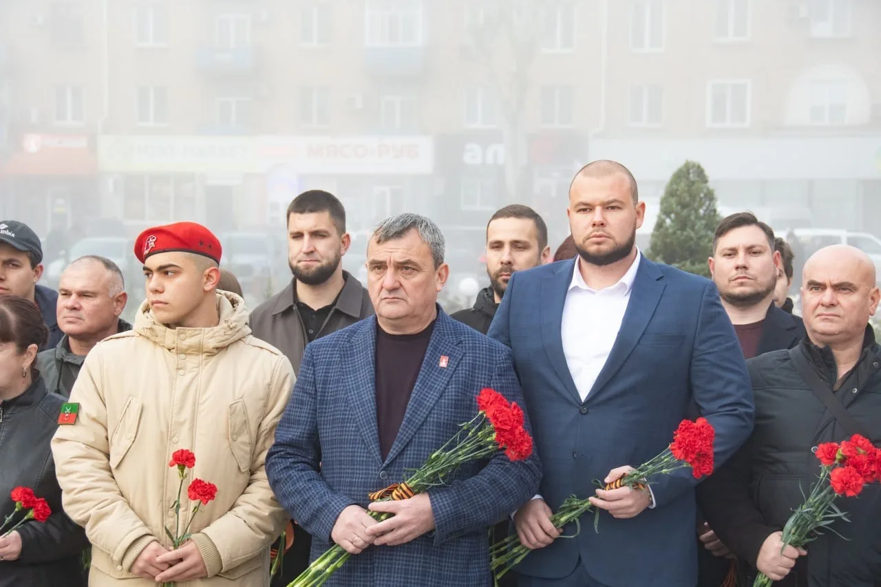 С днём рождения! 🎉

Сегодня свой день рождения, отмечает Глава Мелитопольского городского округа-Се