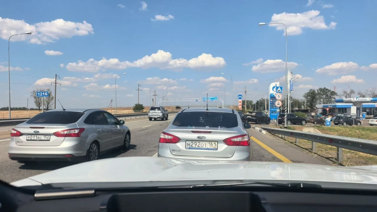 13:18 ⛽️ «1216, на Север. Газпром, 95 и 92. Очередь на полчаса...