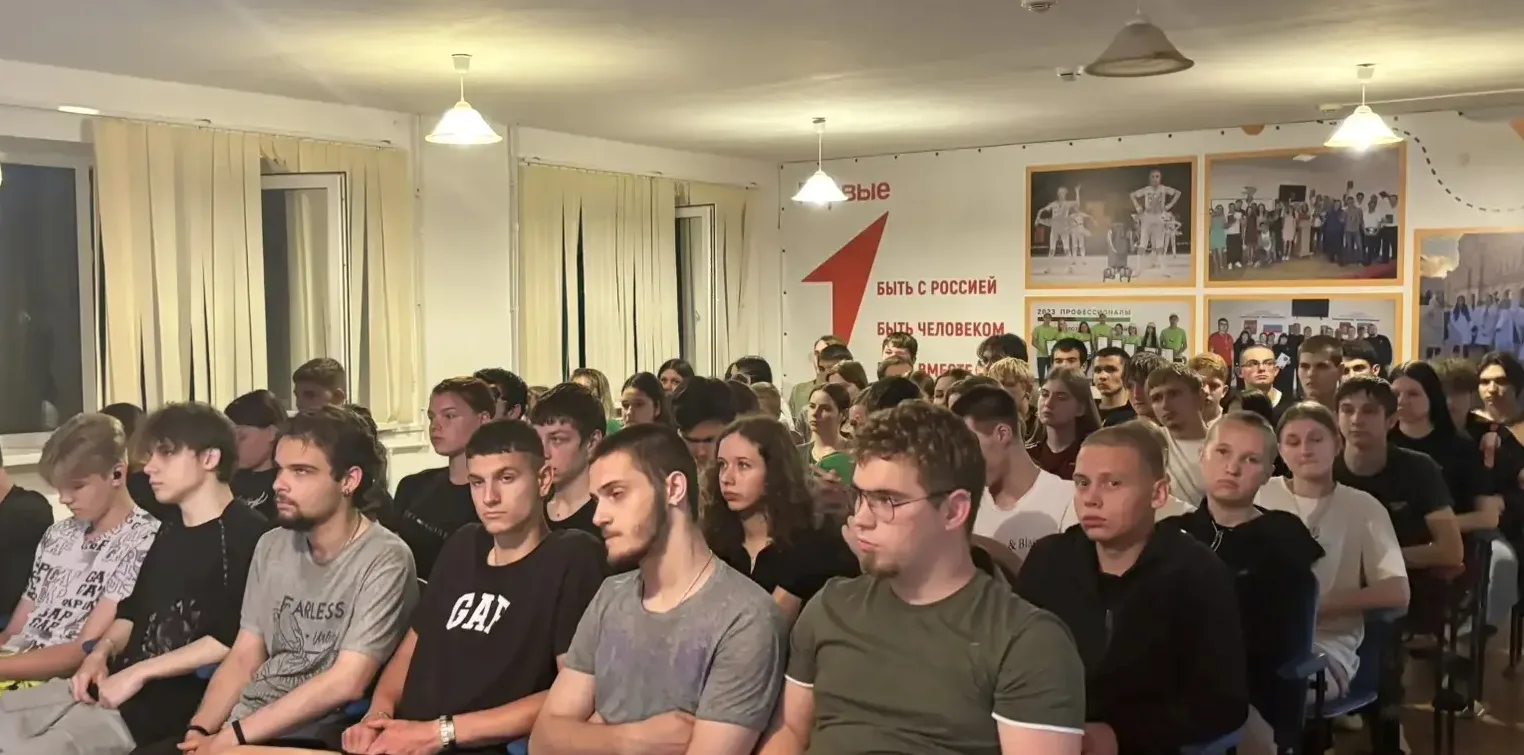 «Бессмертный гарнизон: мужество, ставшее легендой»

🇷🇺 В преддверии Дня памяти и скорби студенты т