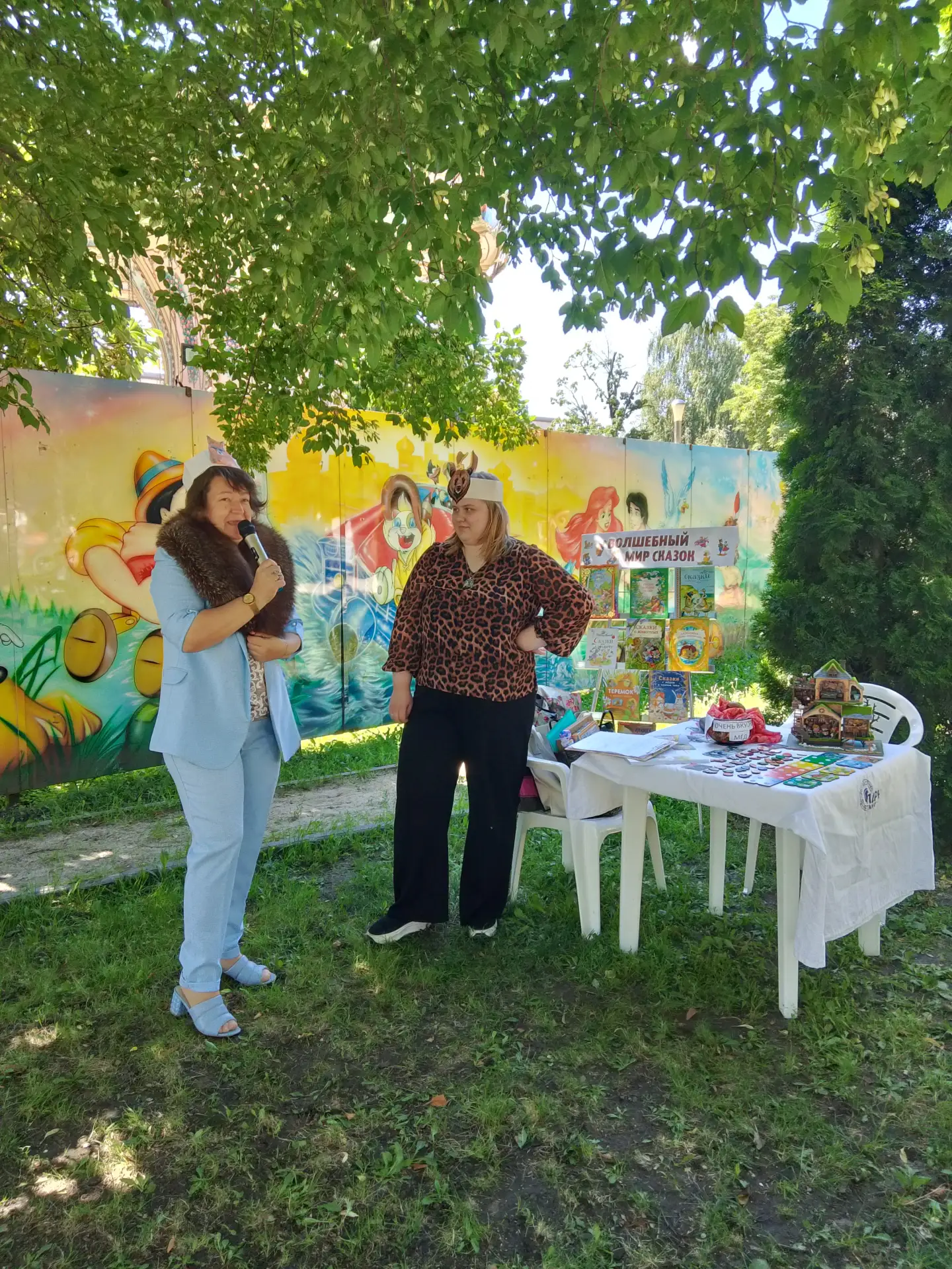 18 июля в рамках летнего проекта «Читаем сказки!» на одной из аллей Городского парка культуры област