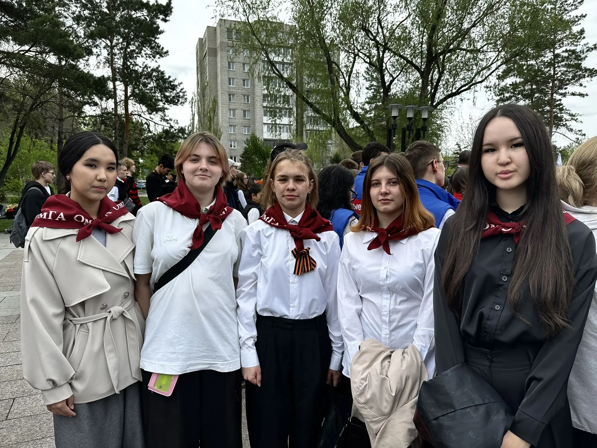 🇷🇺Сегодня наши студенты стали активными участниками торжественного мероприятия, приуроченного к 81-й
