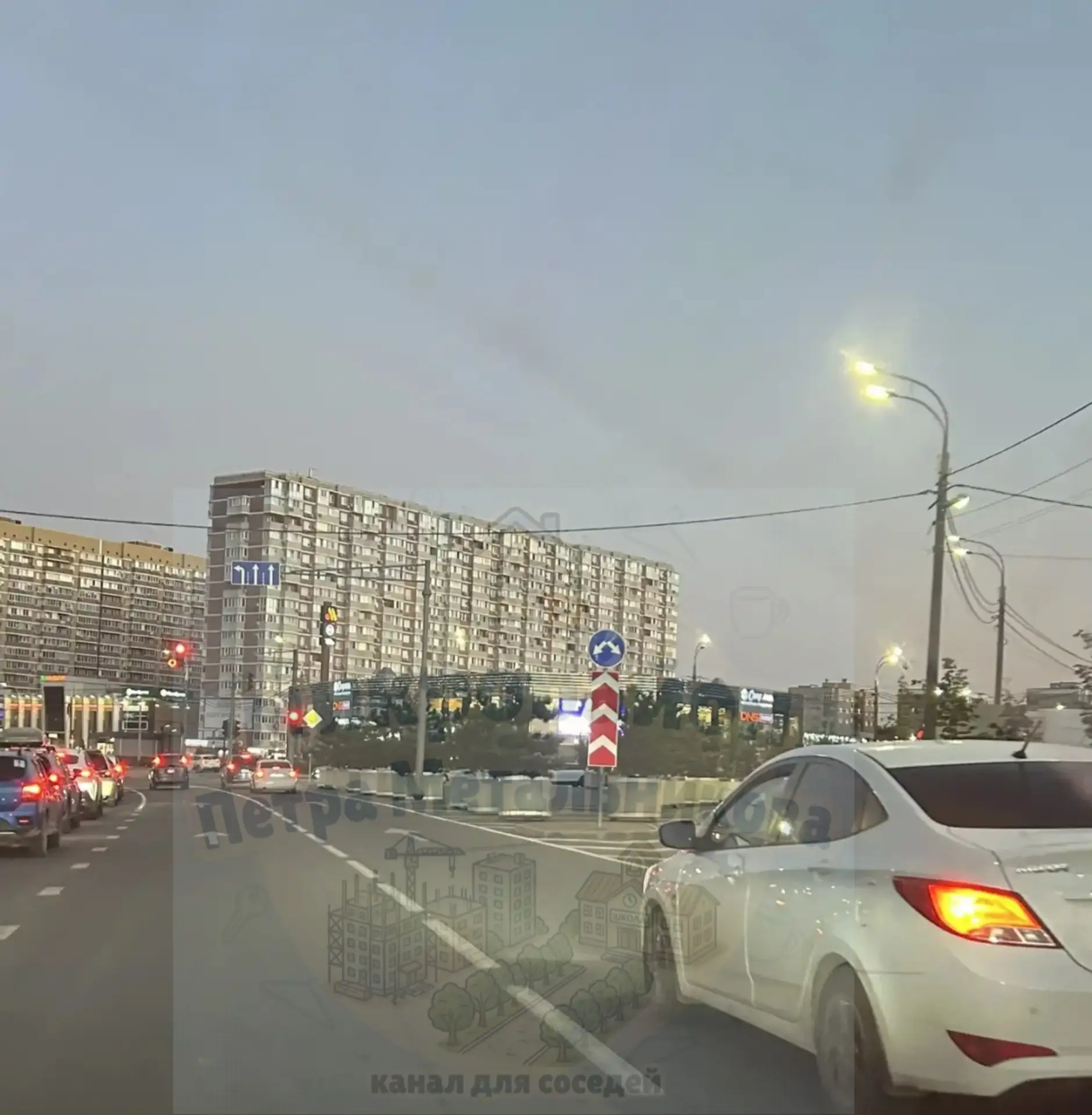 Московская/Петра Метальникова. И что только мешало администрации установить раньше эти ...
