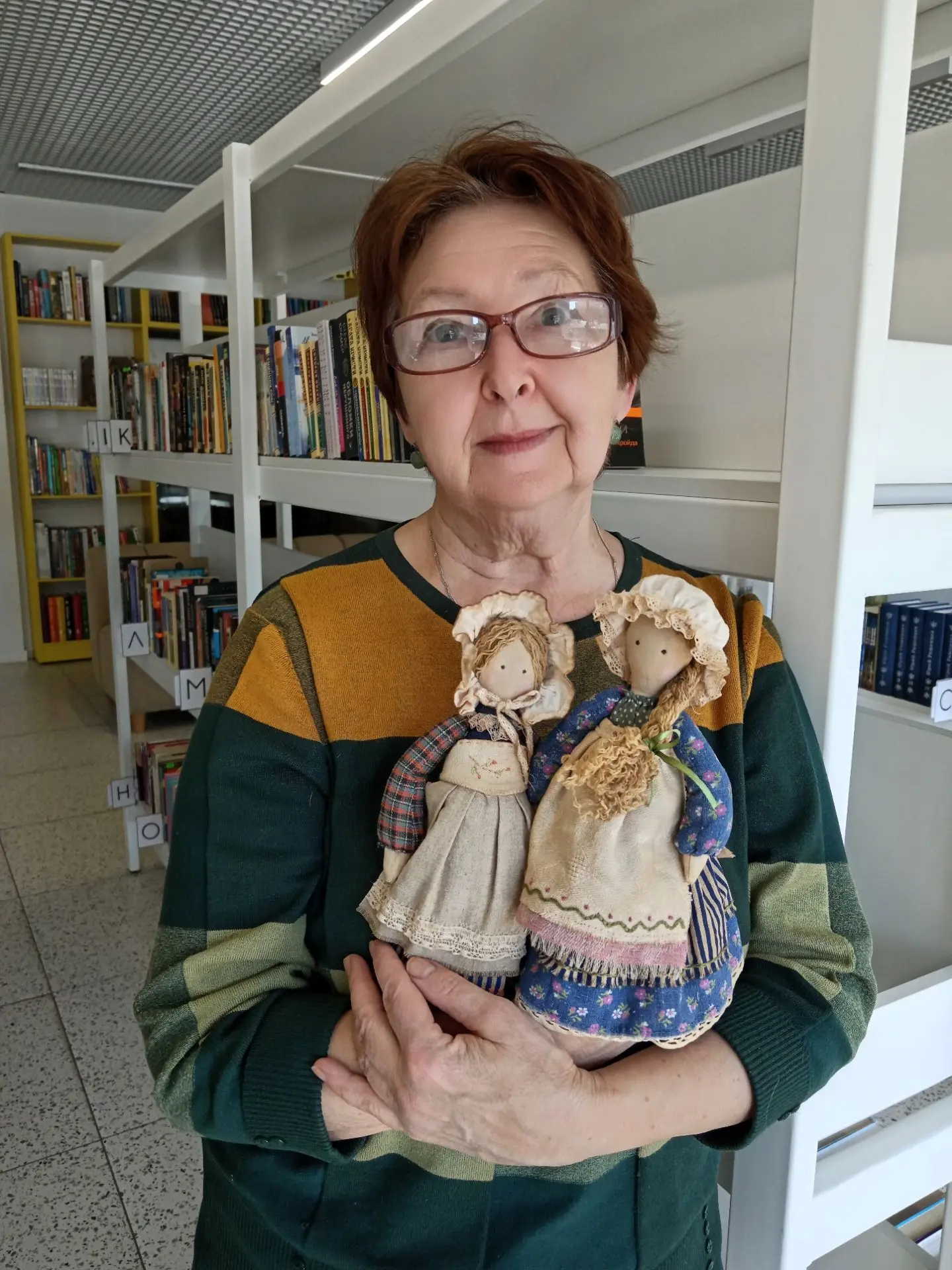 Сегодня в Некрасовке шили куклу большие девочки и девочки поменьше😊 А Галя,  прекрасны...