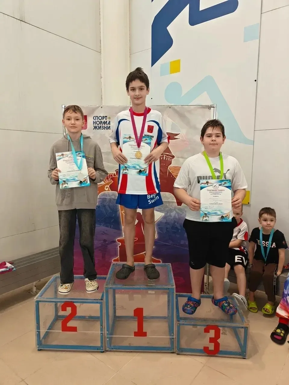🥇🥈 Двойной успех в 4Д классе!   Спортивная гордость нашей школы — Давид и Роберт Мирзоян, обучающиес