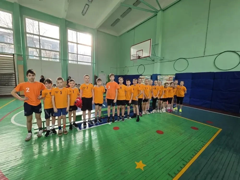 К стартам готовы! 💪🏆  Сегодня сборная 3–4 классов нашей школы приняла участие в районных соревновани
