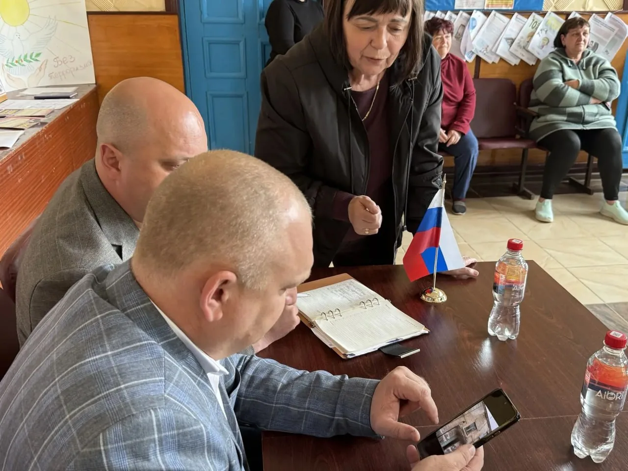 📌 Выездной приём граждан  14 мая 2026 года в посёлке Возрождение состоялся выездной приём граждан.  