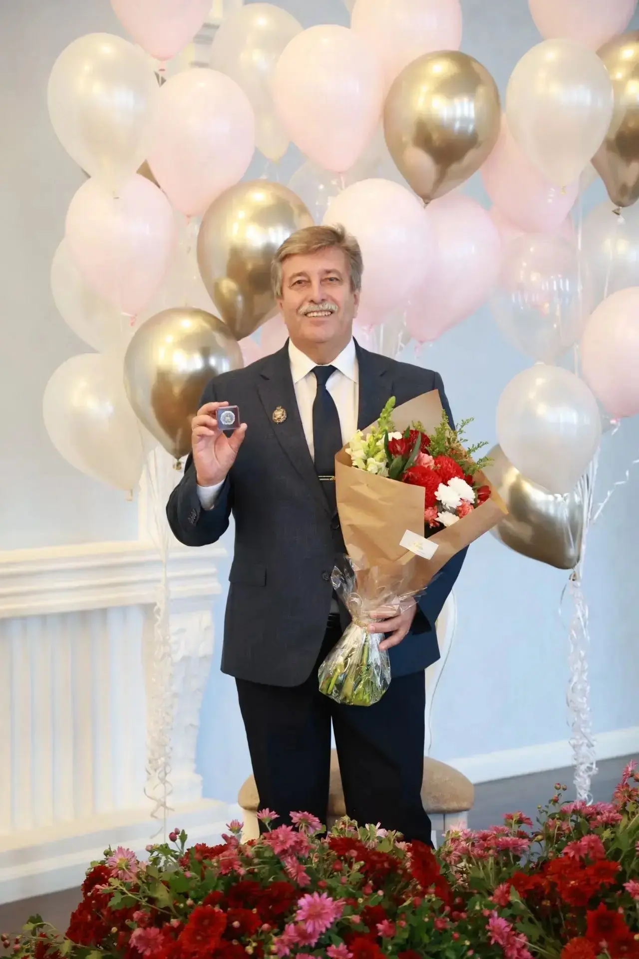 💐Накануне Дня учителя в Кургане чествовали лучших педагогов со всей области. Торжестве...