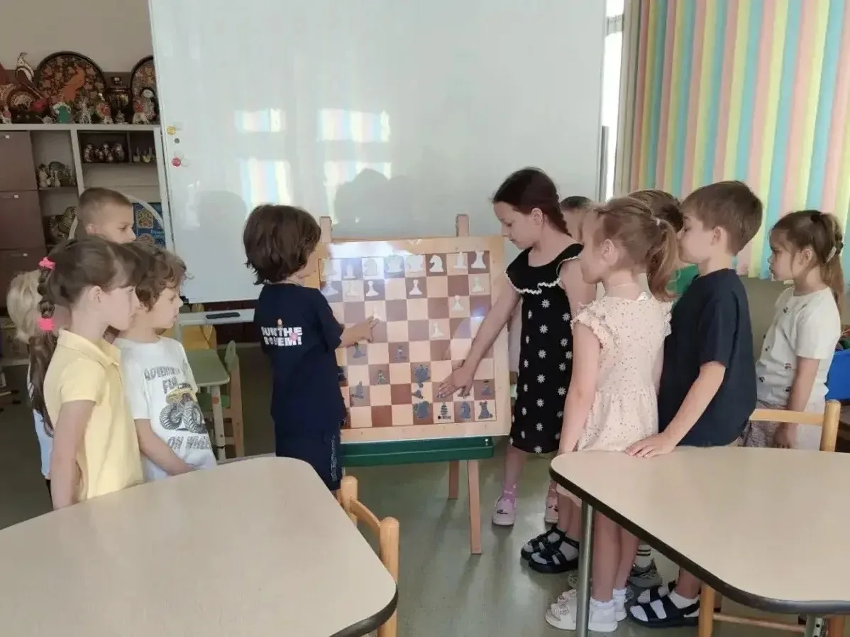 ♟️ В нашем детском саду прошёл День шахмат!

20 июля в нашем детском саду было по-настоящему волшебн