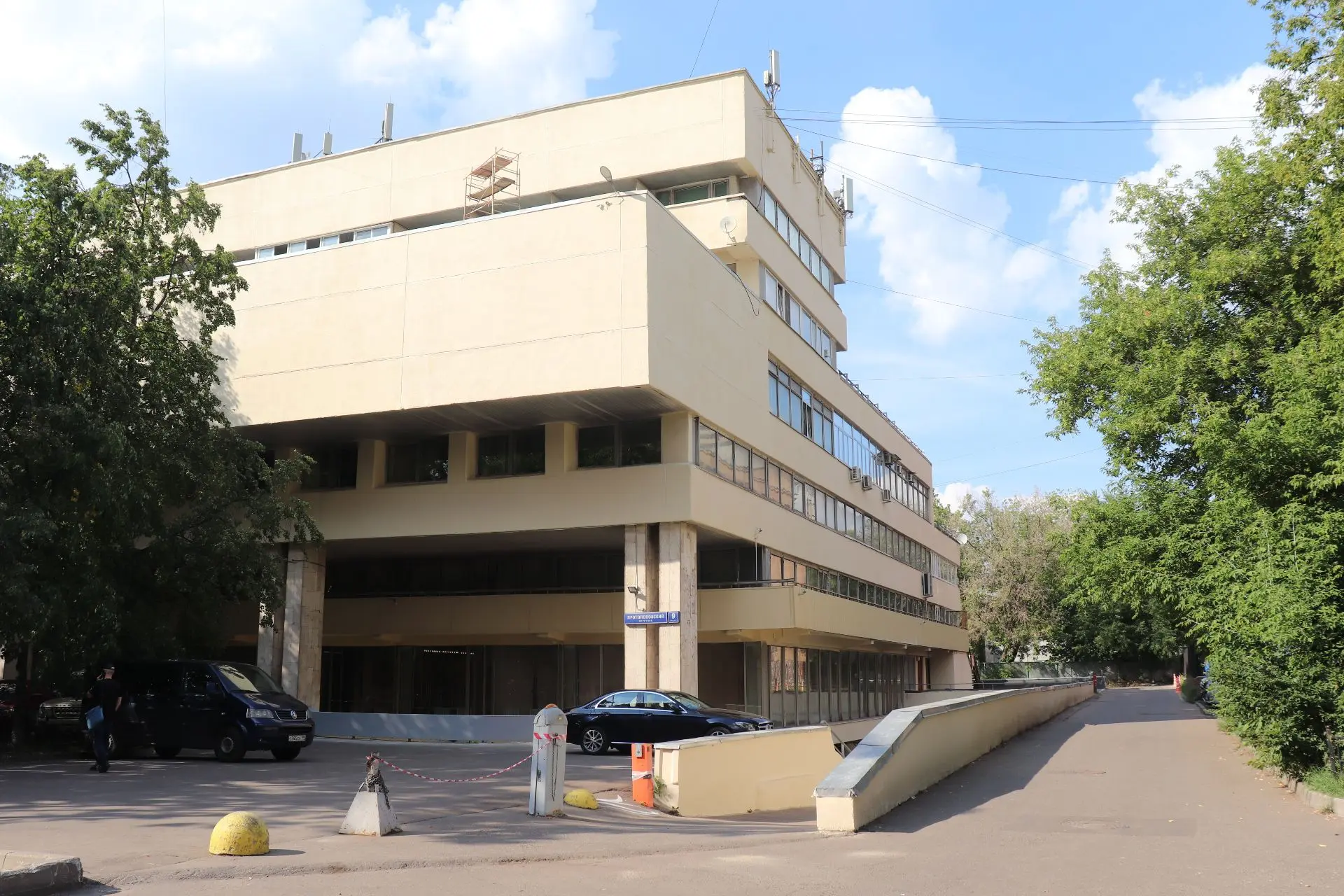 Уважаемые читатели!