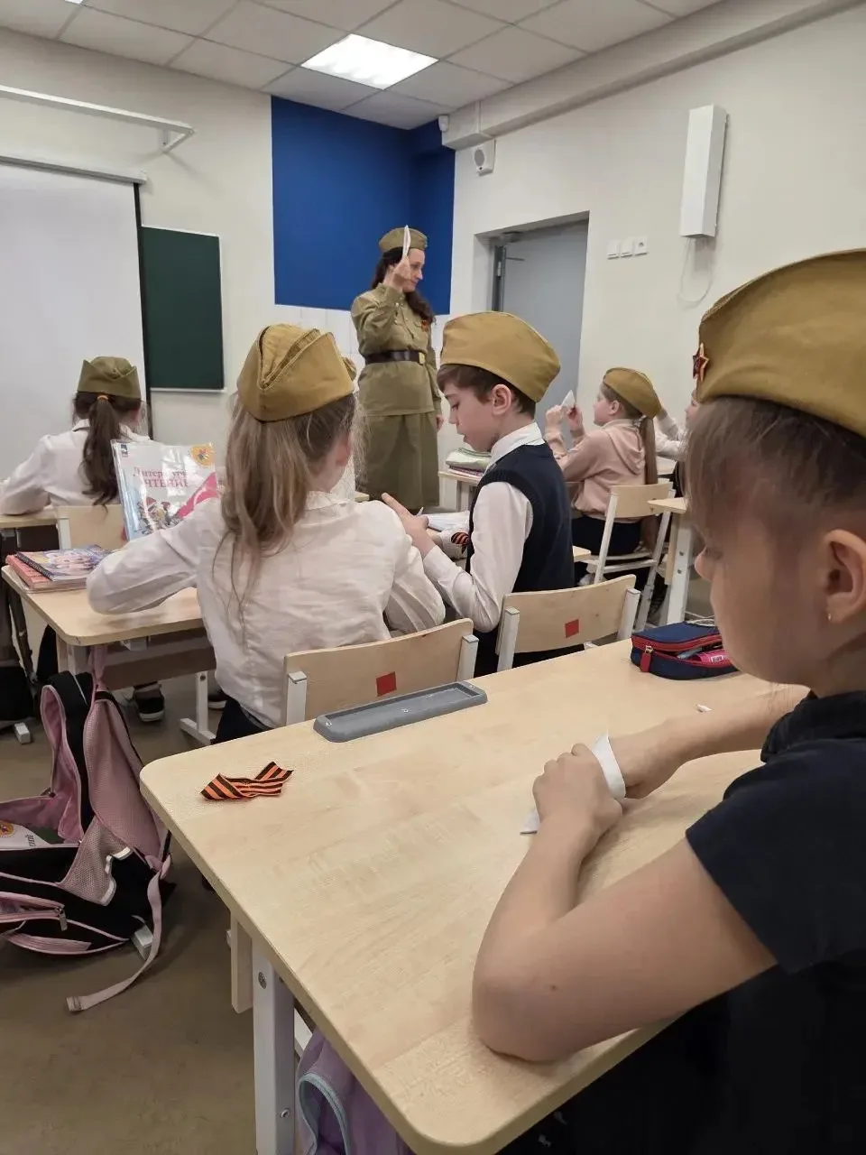 Экскурсия за партой «Дорога к Победе», учащиеся 2а класса