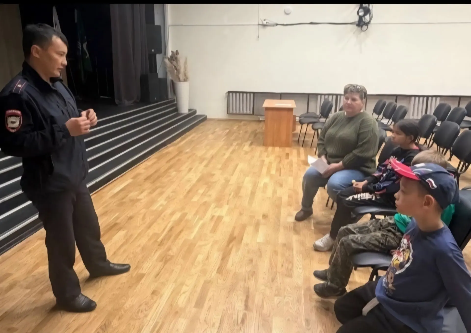 📌В КДЦ «Родник» прошла беседа по профилактике буллинга

В нашем культурно-досуговом центре состояло