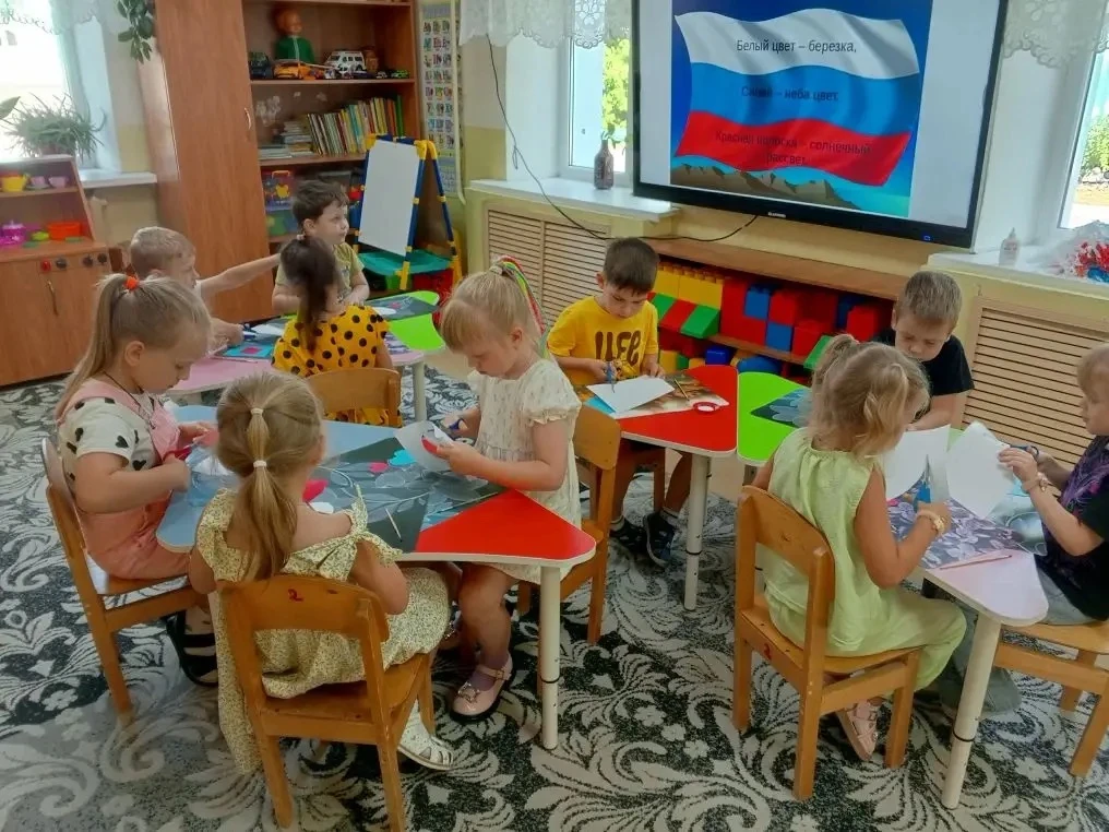Сегодня в нашей группе "Колокольчики" прошло тематическое мероприятие, посвящённое Дню ...