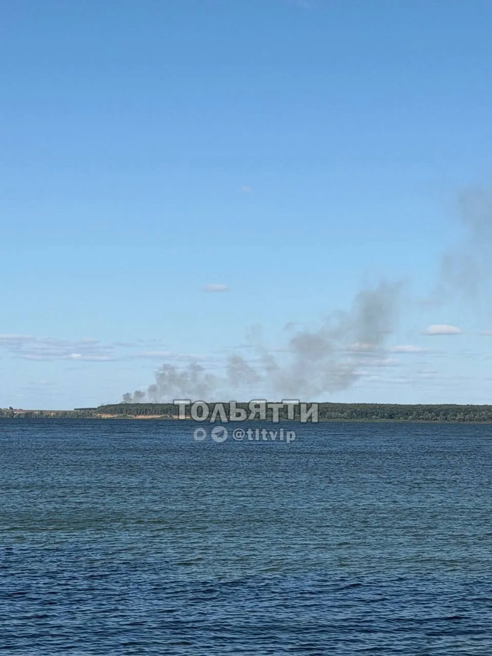 Напротив Хрящевки сильное возгорание. Подробности не известны.