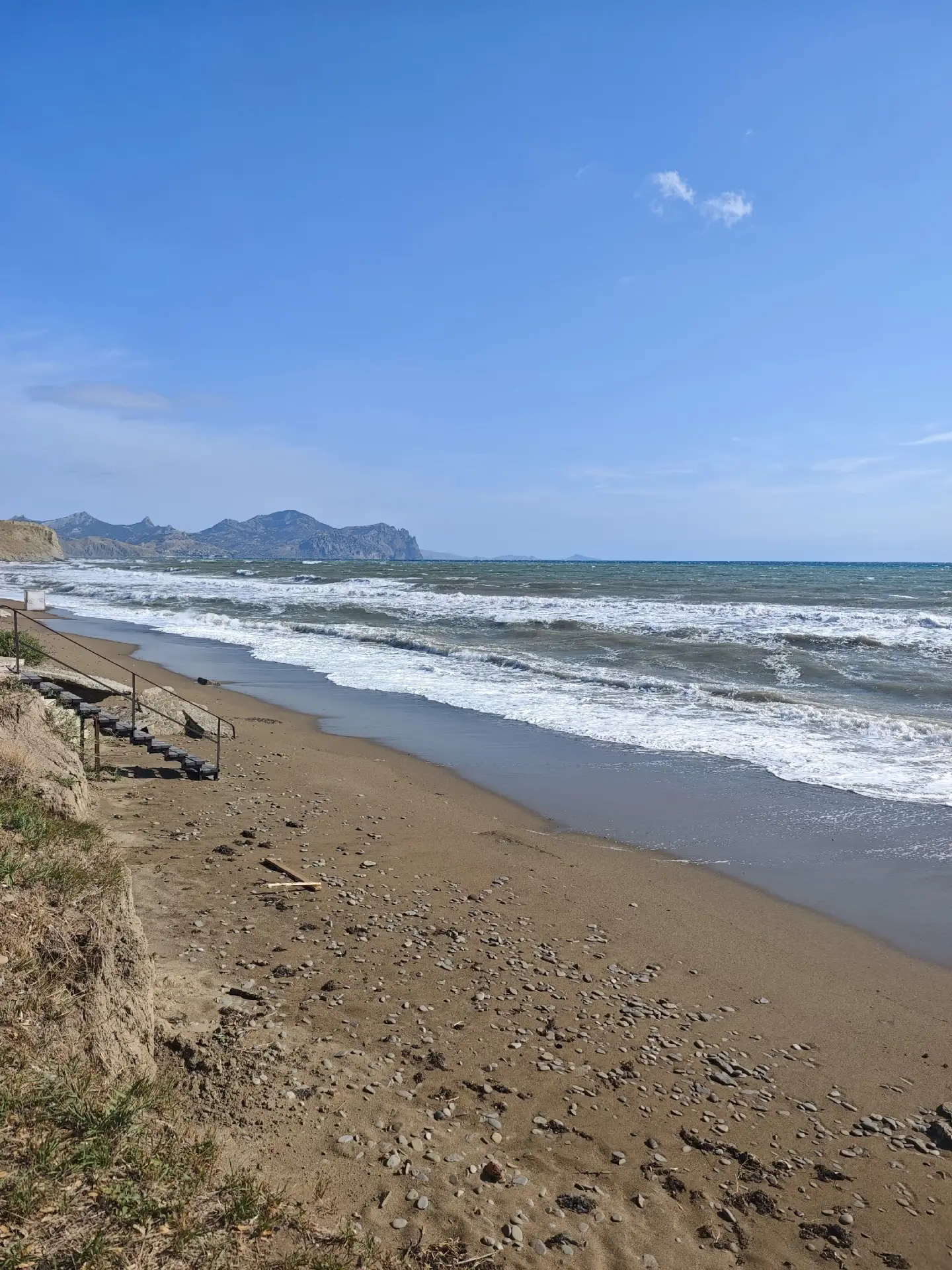В Крыму объявили трехдневное штормовое предупреждение. Ожидается сильный ветер, море шт...