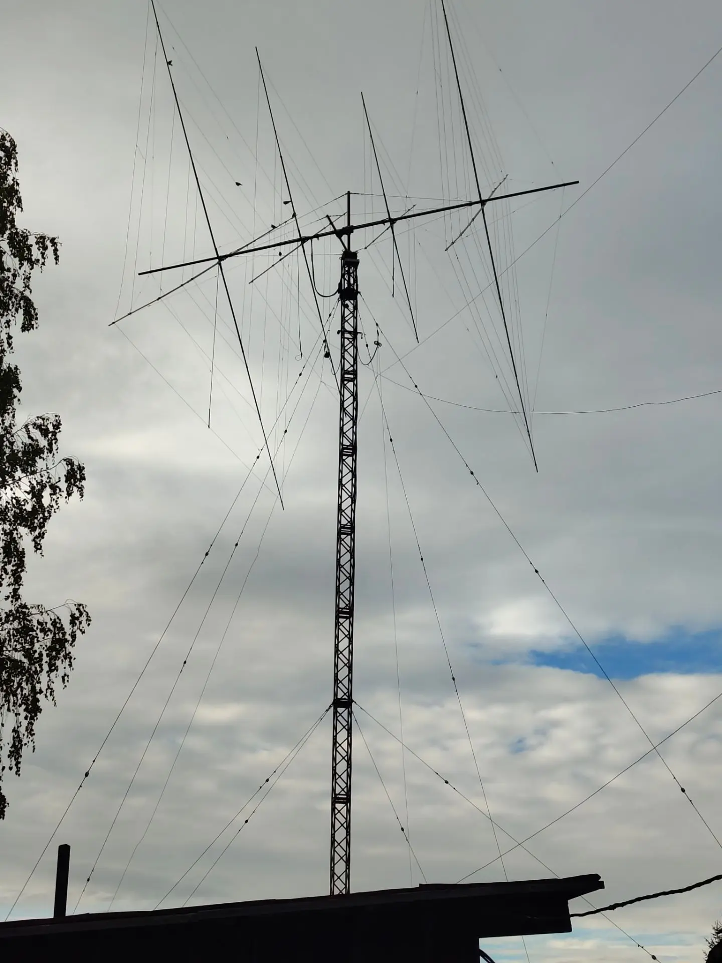 Продаётся антенна RQ-44S, диапазоны 40, 20, 15, 10. Цена 20тыс. Также продаётся комплек...