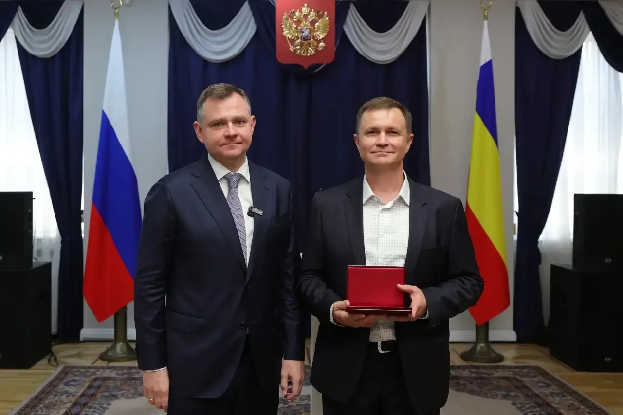 Сегодня вручил государственные и областные награды.