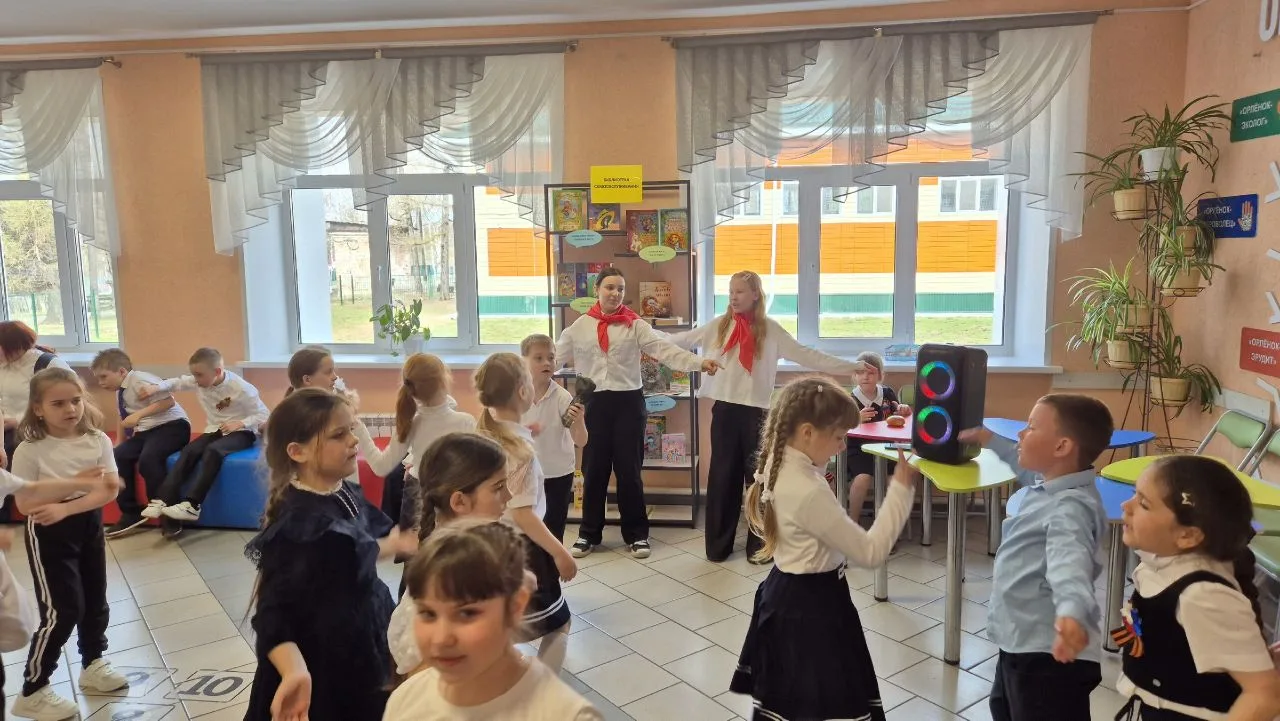 💃🕺Танцевальный марафон на переменах!   ✨ Учебный год подходит к концу, в самом разгаре жаркие деньки