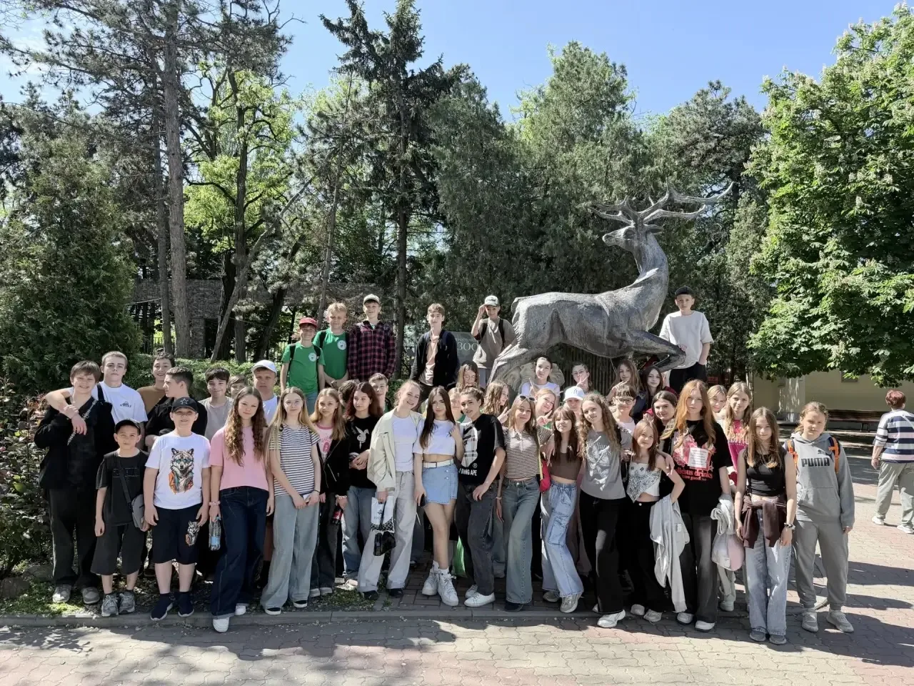 🦁 В преддверии летних каникул учащиеся 6М, 6П и 7В классов вместе с классными руководителями посетил