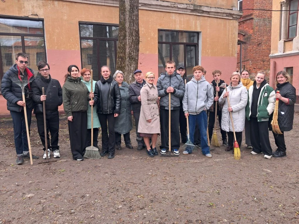 ГКОУ КО "Калужская школа-интернат N1" присоединилась к Всероссийскому субботнику
"Мы за чистоту".
Со