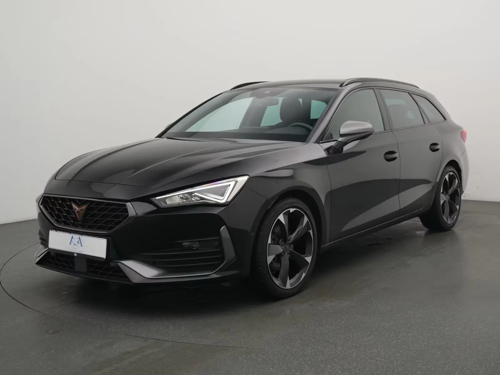 Привезу на ЗАКАЗ из Германии 🇩🇪

Cupra Leon

1.5TSI-150л.с., 7-DSG,

Выпуск 2022г.в., 

ПРОБЕГ 74т