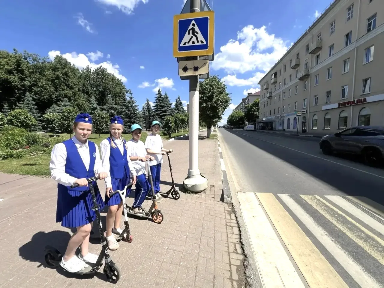 ЮИДовцы г.о. Клин приняли участие  в региональном проекте «ЮИД в движении»

👫Члены отряда ЮИД «Зеле