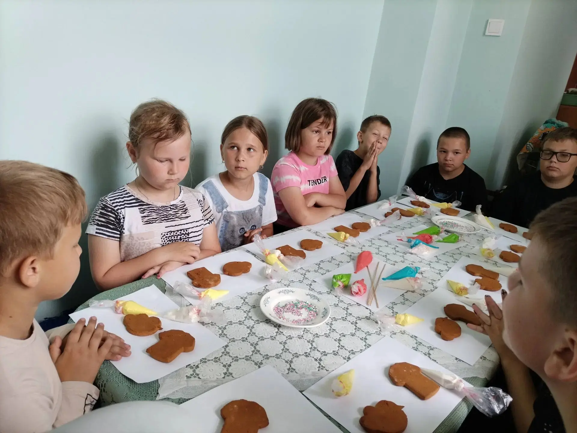 Воспитанники пришкольного лагеря "Солнышко" приняли активное участие мастер - классе по росписи  имб