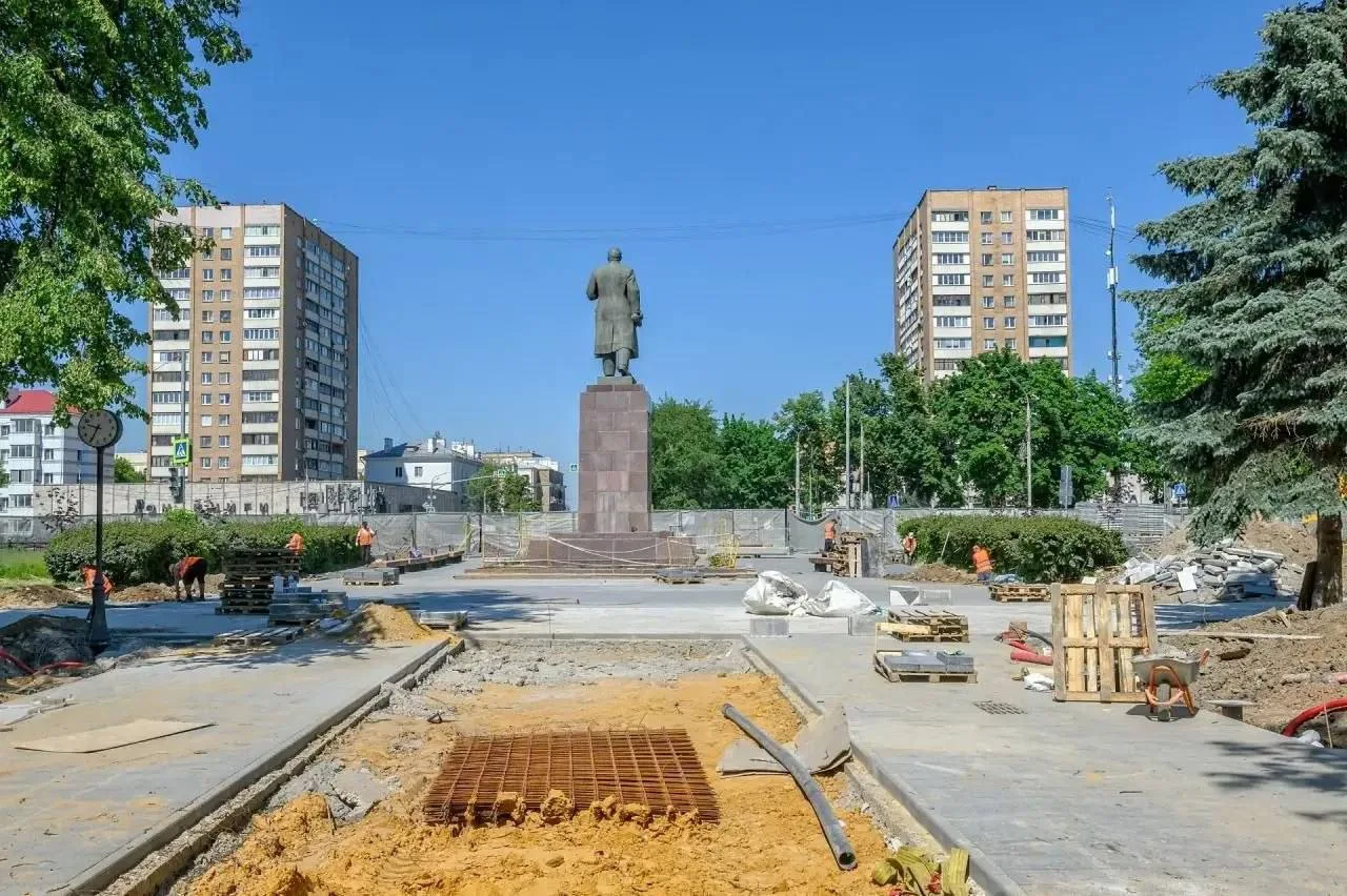 Продолжаем масштабное преображение сквера у памятника В. И. Ленину. Планируем полностью...