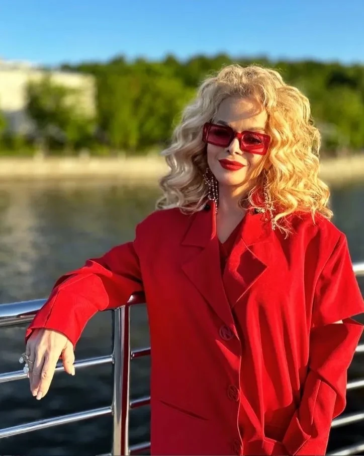 «Через слёзы выходит боль»: Лариса Долина рассказала, как изменилась её жизнь после скандала с кварт