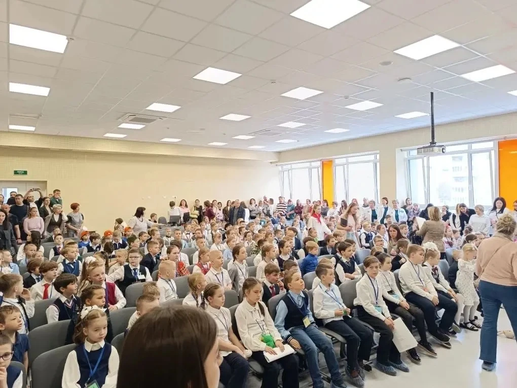 28 марта ученик  4б класса Востряков Булат принял участие в Региональном Конкурсе исследовательских 