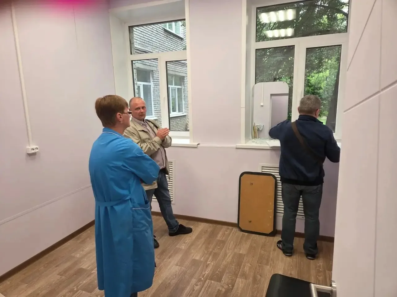 В рамках депутатского контроля проверил завершение ремонтных работ в медицинских и плео...
