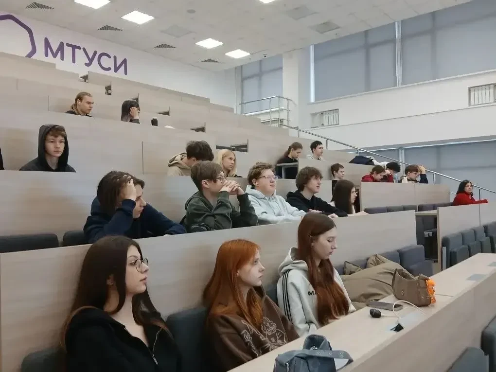 ❄Ученики 10  класса "В" посетили предпрофессиональные каникулы в МТУСИ "Инфокоммуникации для учебы и