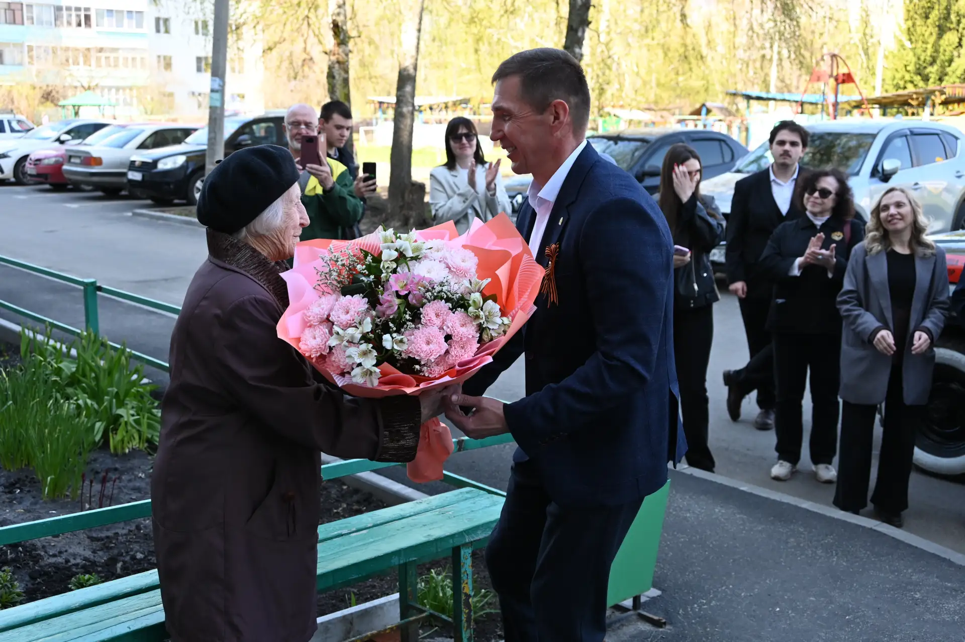 Анна Ивановна Кулакова встретила сорок первый совсем юной девушкой. На ее хрупкие плечи...