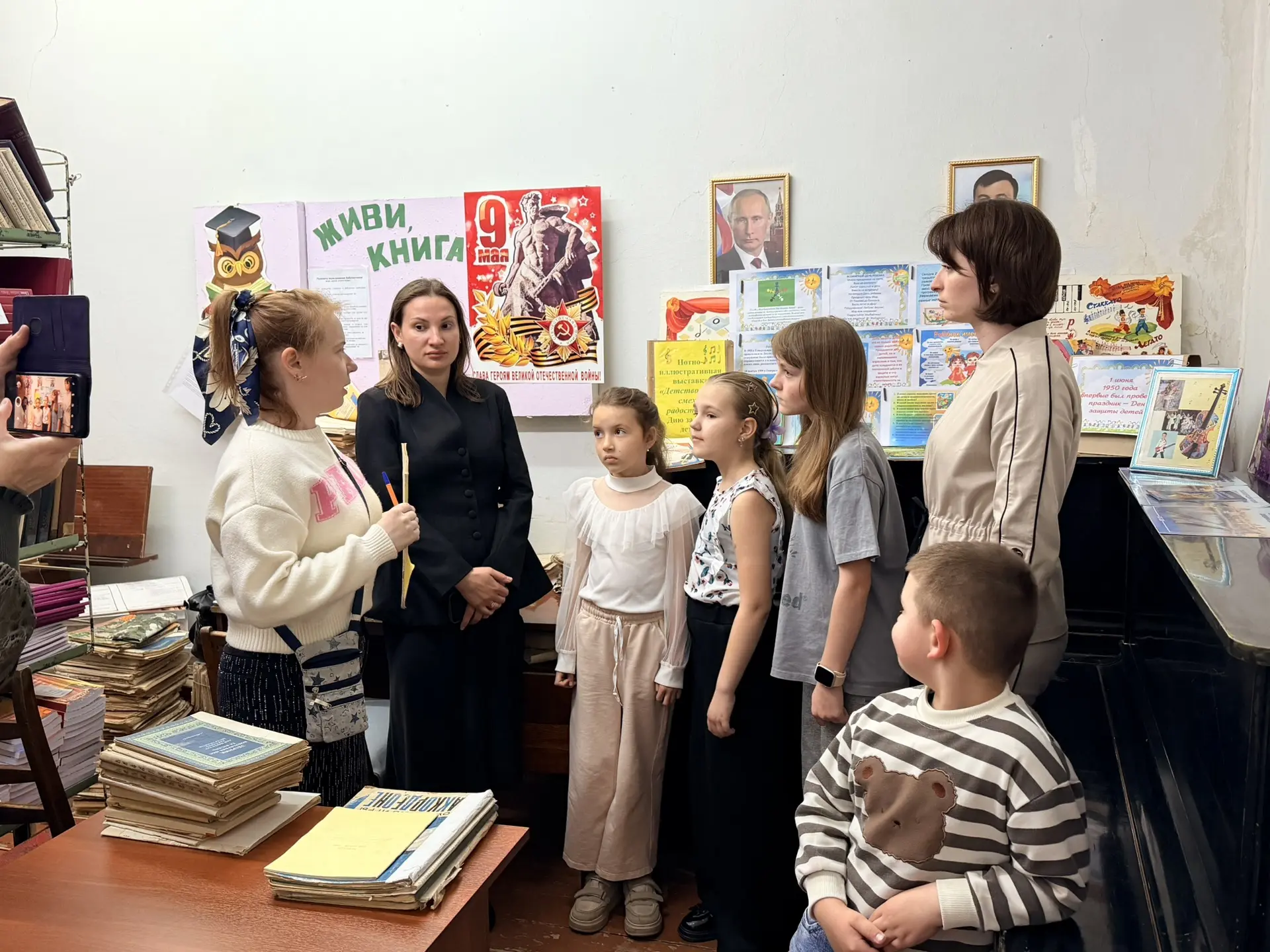 «Детство — это смех и радость»: в нашей библиотеке прошла праздничная выставка!