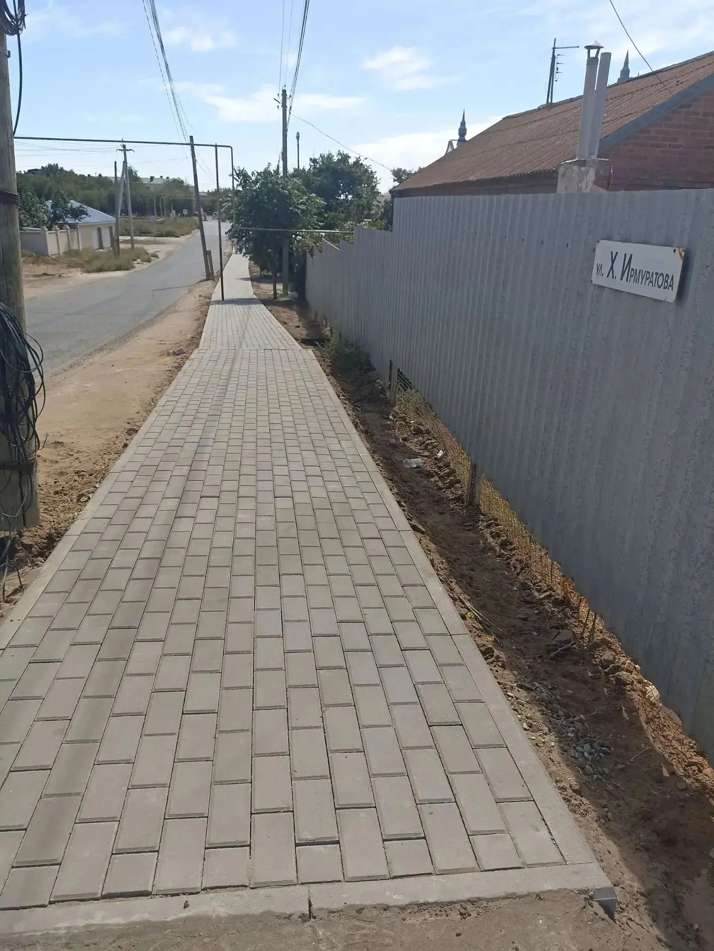 Работы по обустройству пешеходной дорожки по улице Ирмуратова завершены, сообщили в адм...