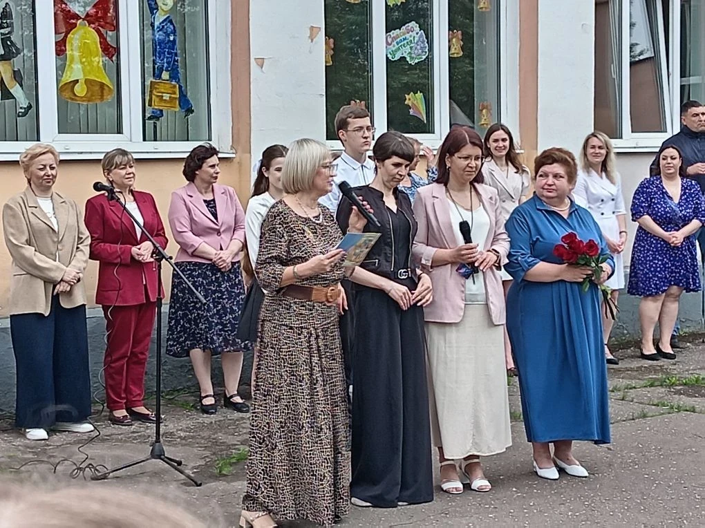 ✨ Прощай, начальная школа! ✨  В гимназии «Новоскул» прозвучал для наших ребят последний звонок начал