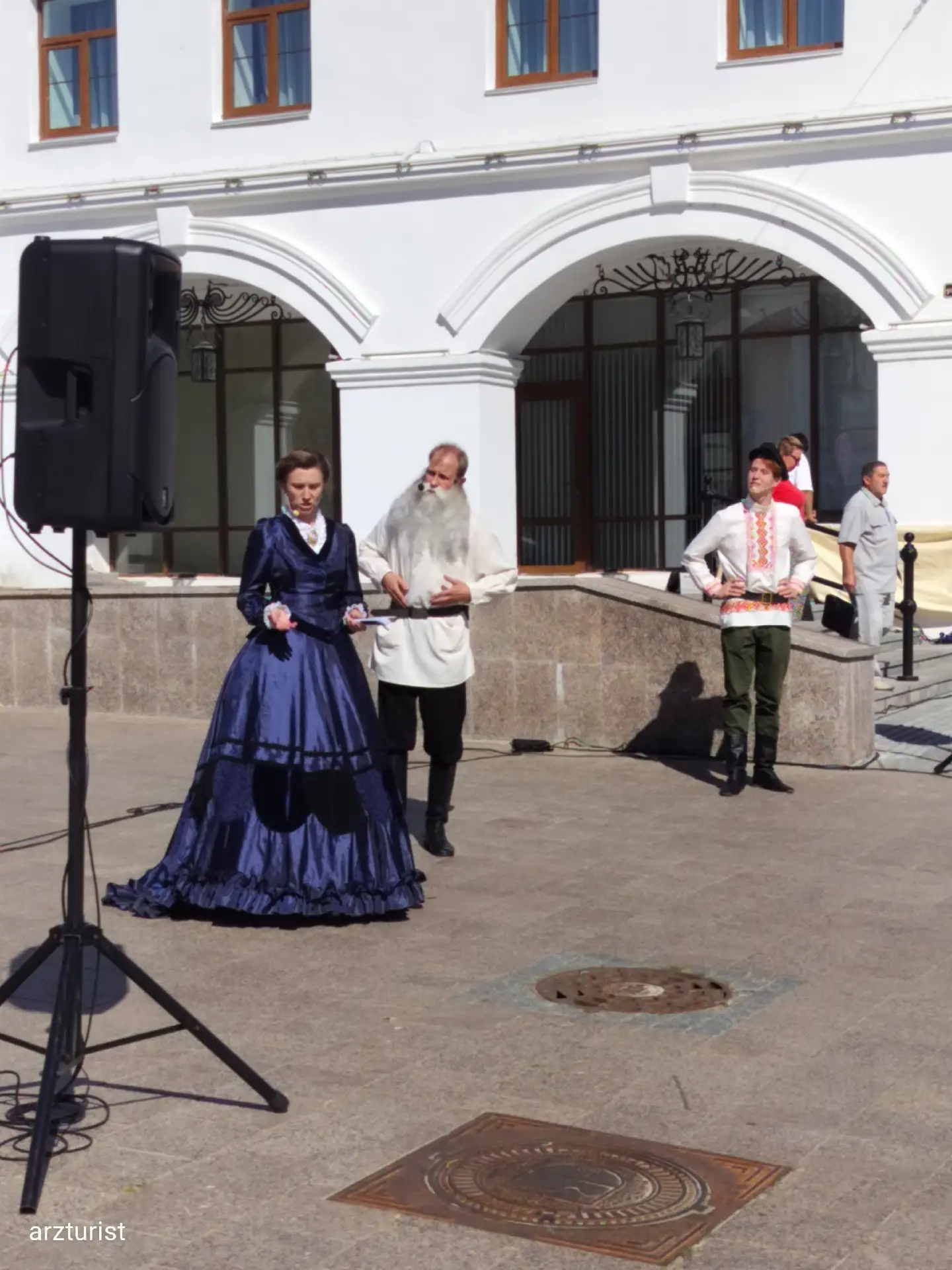 Вчера в Гостином ряду ставили спектакль 👍