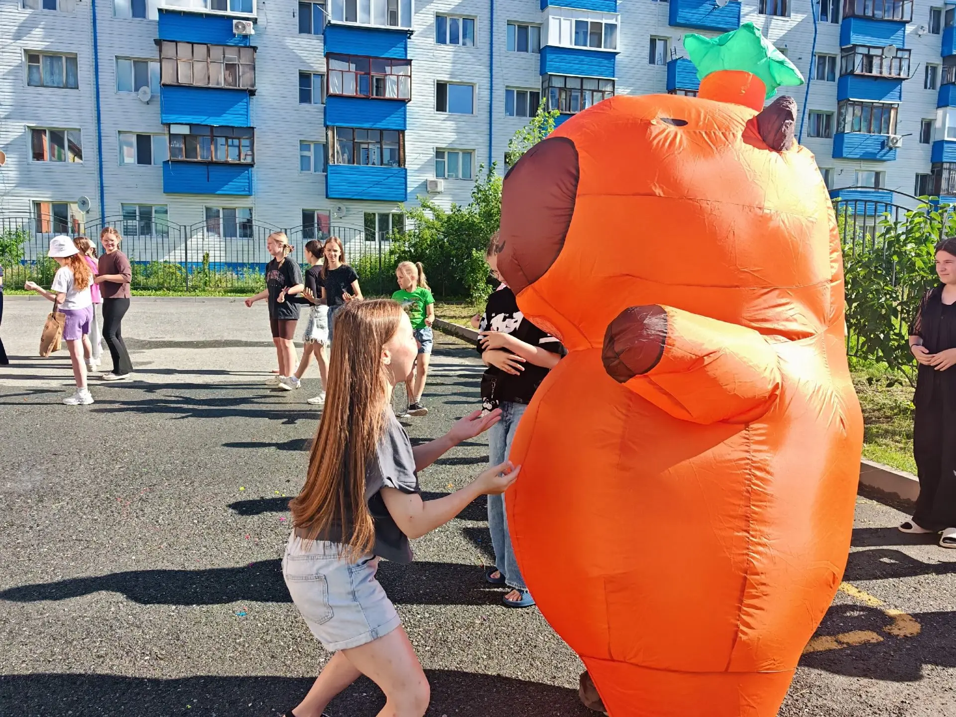 Пятничный день в лагере "Помечтай-ка" прошел в делах и суете, подготовке к событию, которое всегда ж