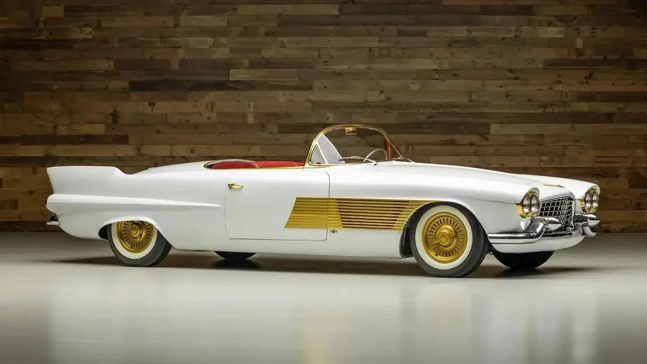 Золотой Cadillac 1953 года продали за безумные $1,275 миллиона — это самый дорогой Cadi...