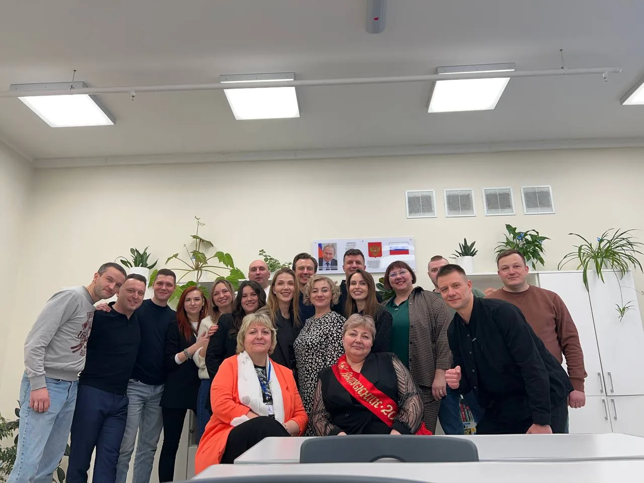 🏫 20 ЛЕТ СПУСТЯ: ТЕПЛАЯ ВСТРЕЧА В РОДНЫХ СТЕНАХ!   📣7 февраля наша школа наполнилась особенной атмос