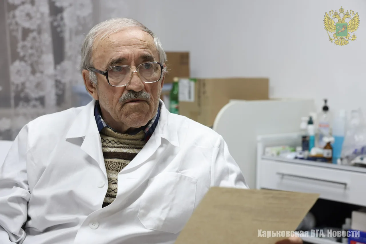 Заведующий амбулаторией Александр Божков провёл выездной приём пациентов в одном из населённых пункт