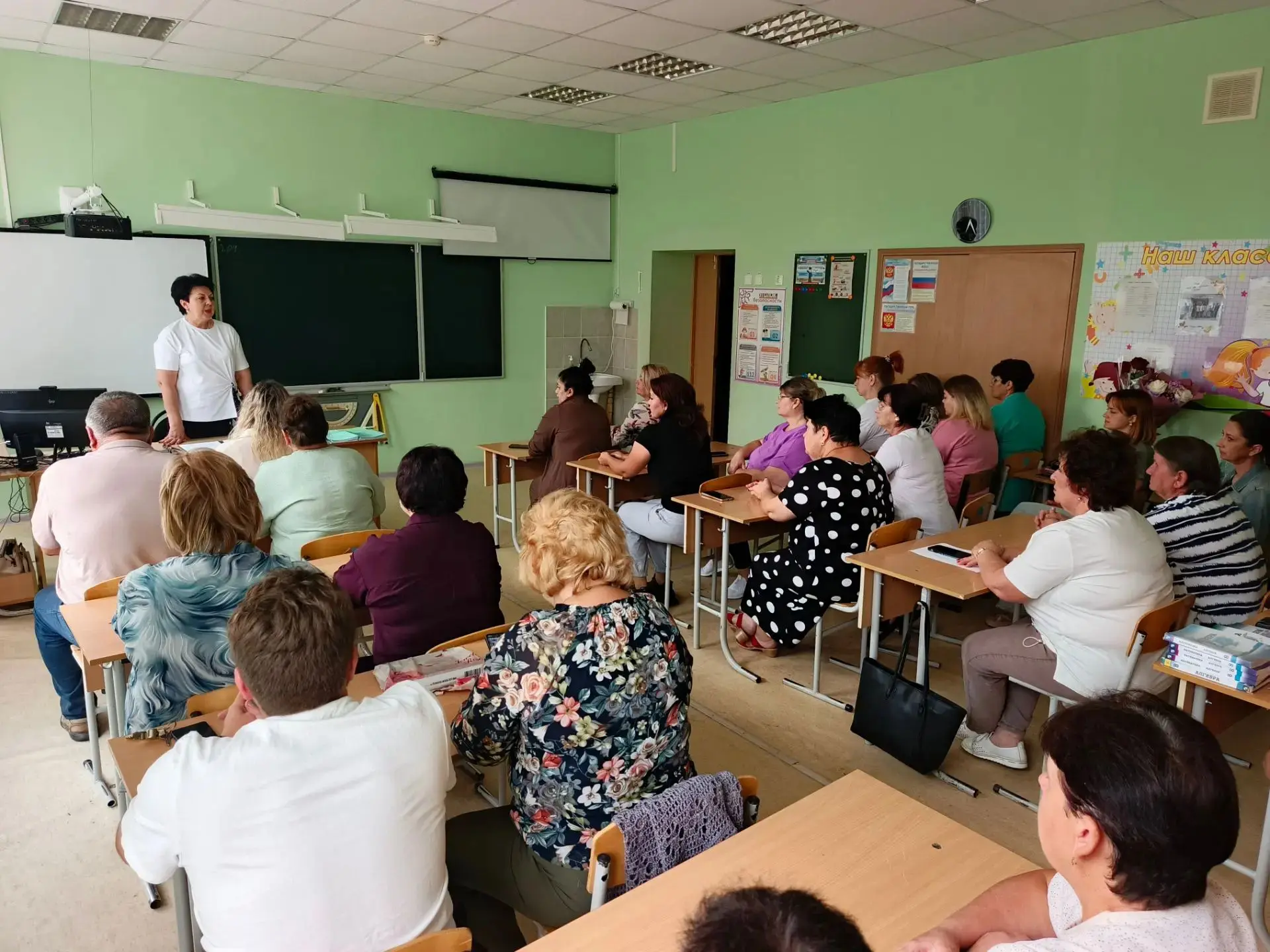 2 сентября в МБОУ «Анновская СОШ им. Героя Советского Союза А. Н. Гайдаша» состоялась н...