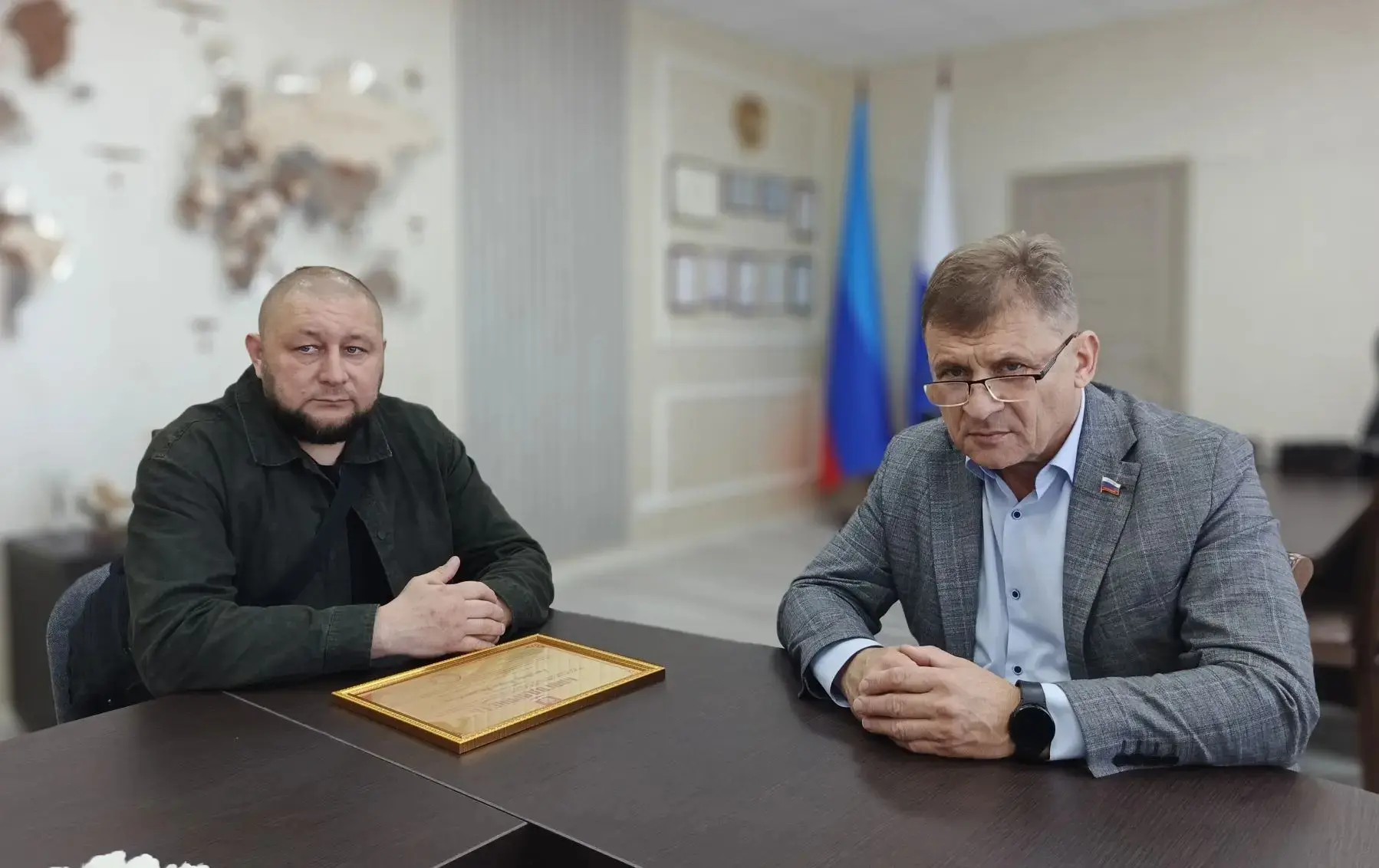 Председатель Совета городского округа город Алчевск Роман Лысенко провел рабочую встреч...