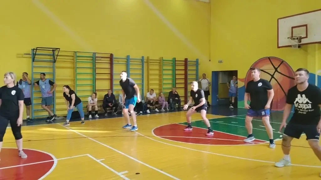 🏐 БИТВА ДО ПОСЛЕДНЕГО МЯЧА! РОДИТЕЛИ #ШКОЛА49 — НАСТОЯЩИЕ БОЙЦЫ! 💪✨  27 мая на районном этапе межшко
